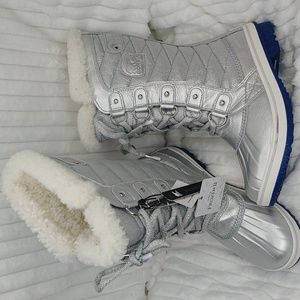 Sorel x Disney Frozen II women's size 7 boots